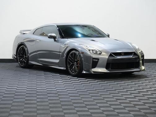 2019 Nissan GT-R Pure