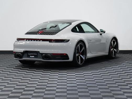 2020 Porsche 911 Carrera 4S