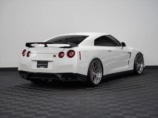 2015 Nissan GT-R Black Edition