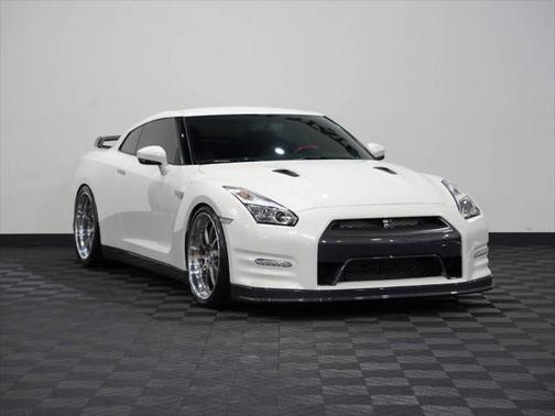 2015 Nissan GT-R Black Edition