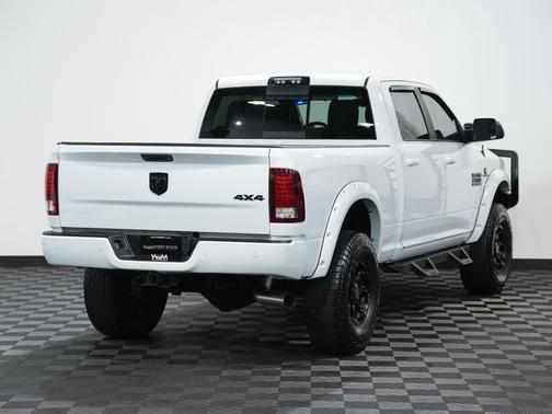 2017 RAM 2500 Laramie Crew Cab 4x4 6'4' Box