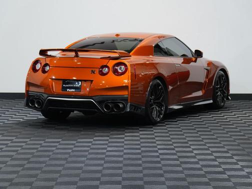 2018 Nissan GT-R Premium