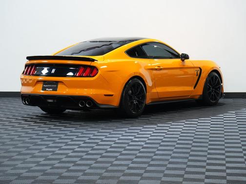 2018 Ford Shelby GT350 Base
