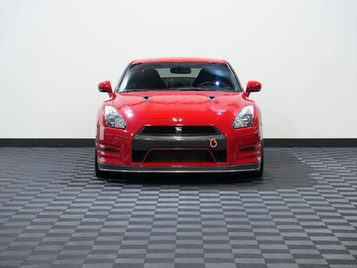 2014 Nissan GT-R Premium