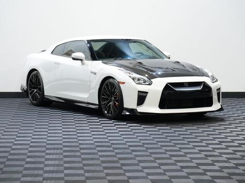 2021 Nissan GT-R Premium Dual-clutch 6-Speed Transmission