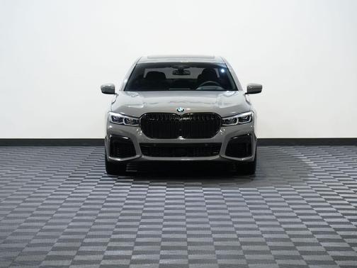 GRAY 2022 BMW 740 i xDrive