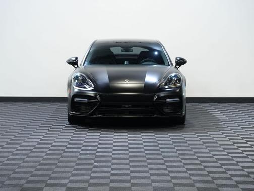 BLACK 2018 Porsche Panamera Turbo