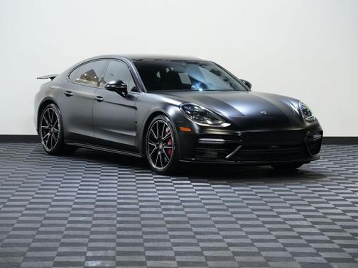 BLACK 2018 Porsche Panamera Turbo
