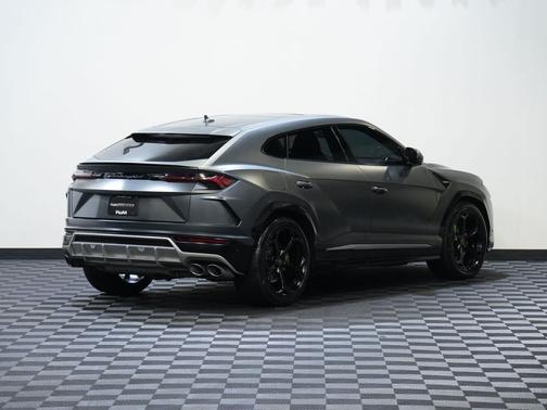 BLACK 2019 Lamborghini Urus