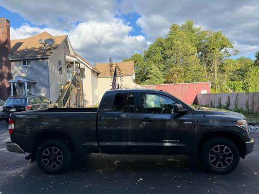 2016 Toyota Tundra SR5