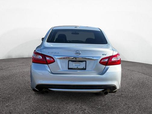 Brilliant Silver Metallic 2017 Nissan Altima 2.5 SV