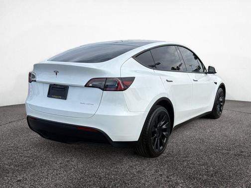 Pearl White Multi-Coat 2023 Tesla Model Y Long Range Dual Motor All-Wheel Drive