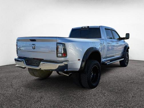 2018 RAM 3500 Big Horn Crew Cab 4x4 8' Box