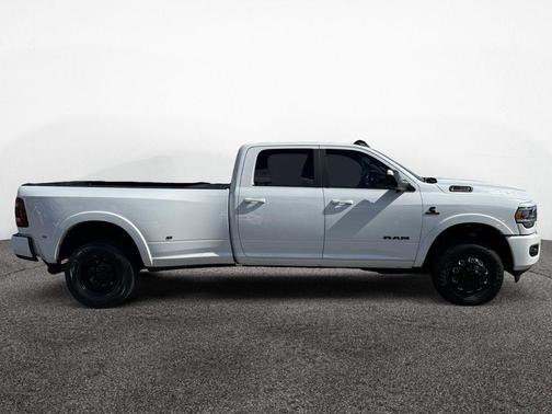 2021 RAM 3500 Laramie Crew Cab 4x4 8' Box