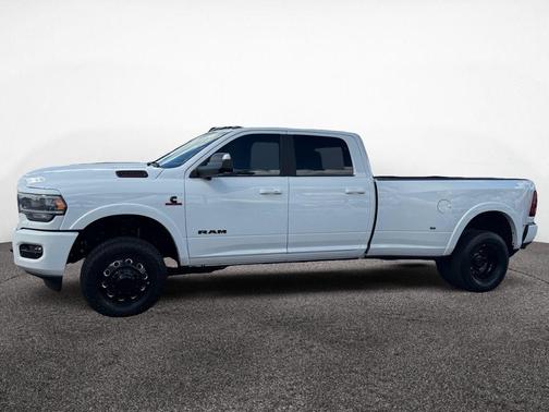 2021 RAM 3500 Laramie Crew Cab 4x4 8' Box