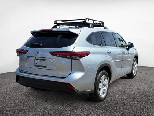Celestial Silver Metallic 2021 Toyota Highlander LE