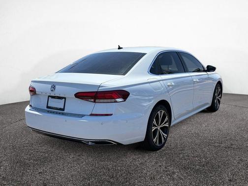 Pure White 2020 Volkswagen Passat 2.0T SE