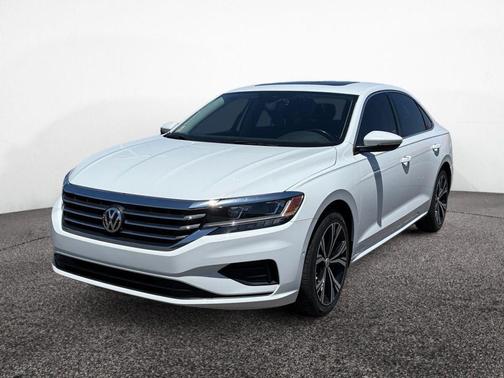 Pure White 2020 Volkswagen Passat 2.0T SE