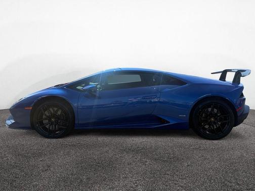 Blue 2015 Lamborghini Huracan LP610-4