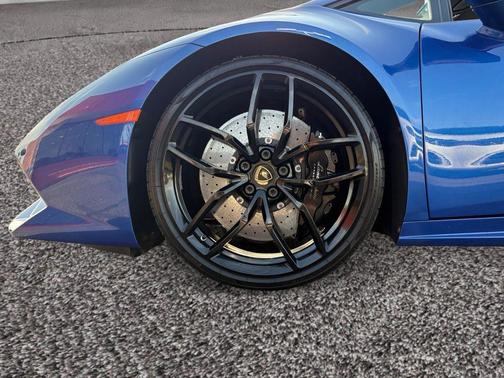 Blue 2015 Lamborghini Huracan LP610-4