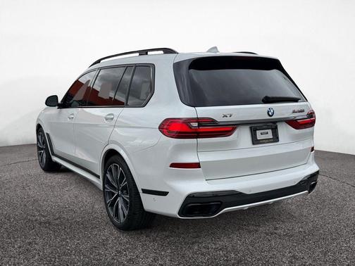 2021 BMW X7 M50i
