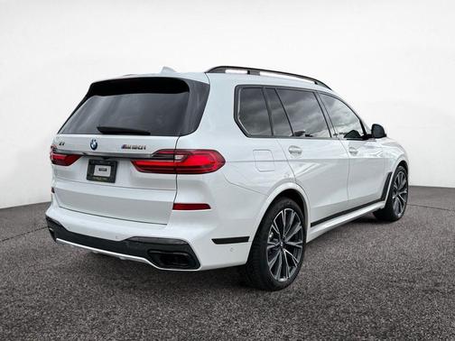 2021 BMW X7 M50i