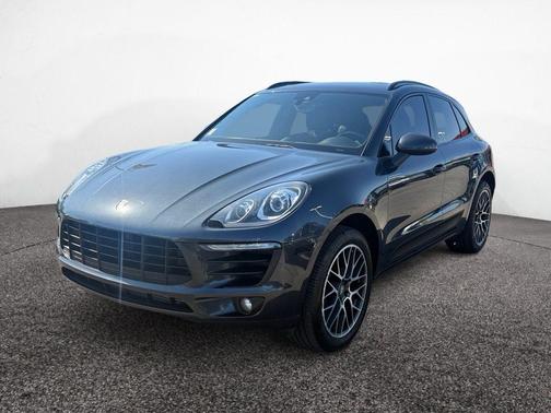 Gray 2018 Porsche Macan Macan