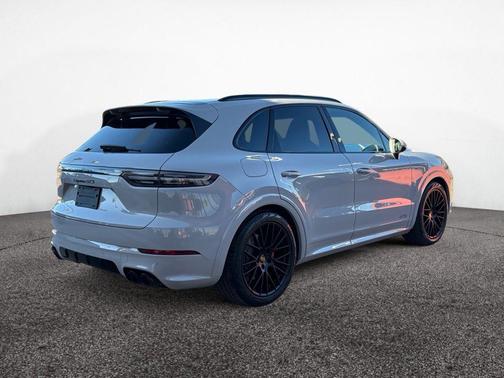 Chalk 2021 Porsche Cayenne GTS