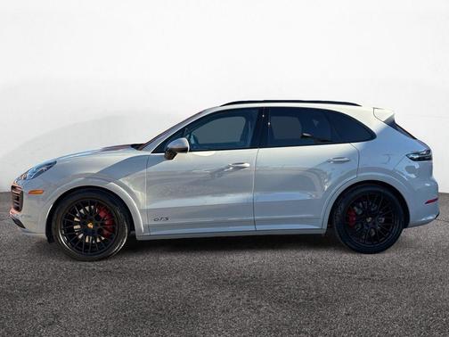 Chalk 2021 Porsche Cayenne GTS