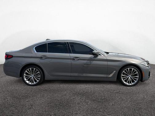 2021 BMW 530 530i