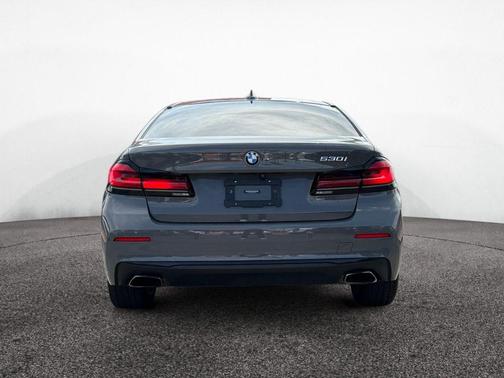 2021 BMW 530 530i