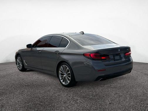 2021 BMW 530 530i
