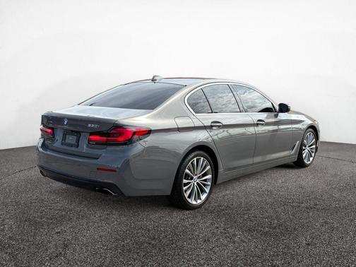 2021 BMW 530 530i