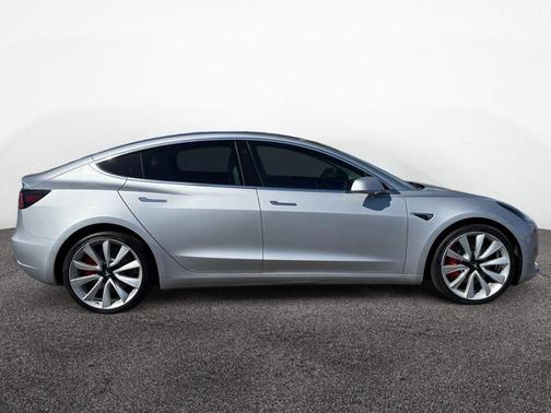 2018 Tesla Model 3 Performance