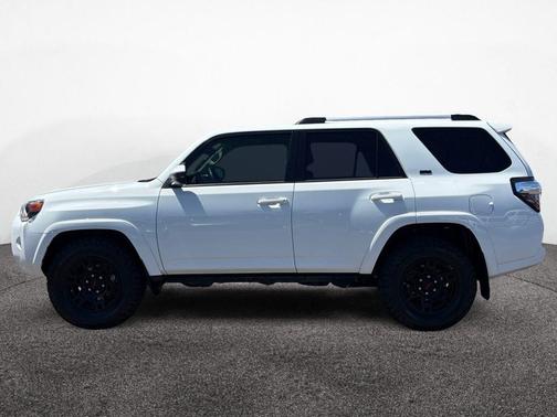 Ice 2023 Toyota 4Runner SR5