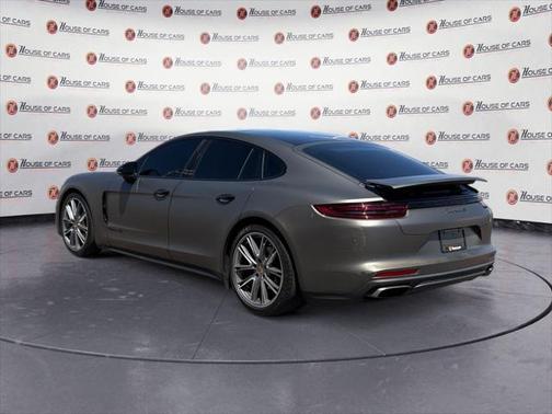 2018 Porsche Panamera 4