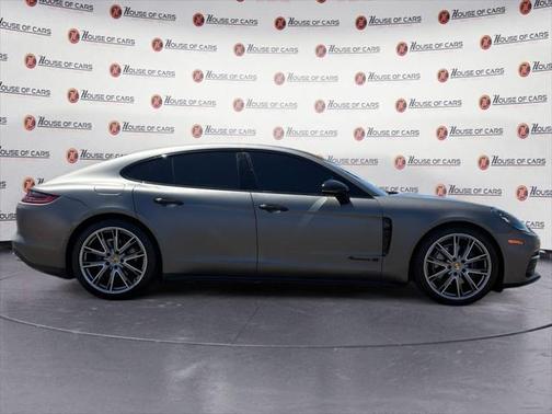 2018 Porsche Panamera 4