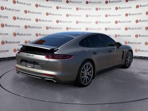 2018 Porsche Panamera 4