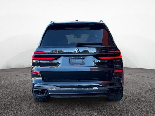 2024 BMW X7 M60i