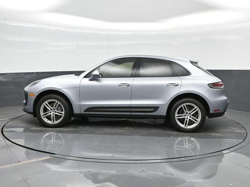 2022 Porsche Macan Base