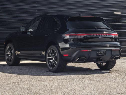 2025 Porsche Macan Base