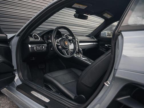 2024 Porsche 718 Cayman 