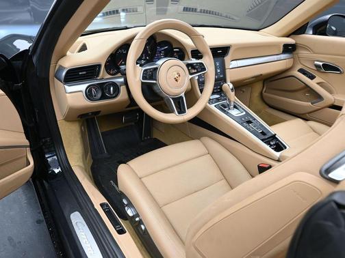 2017 Porsche 911 Carrera