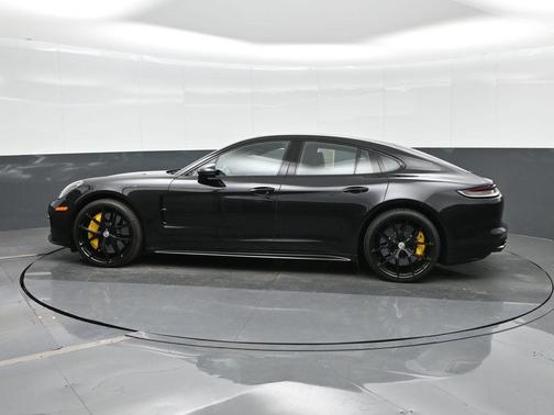 2023 Porsche Panamera Turbo S
