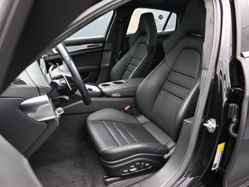 2023 Porsche Panamera Turbo S