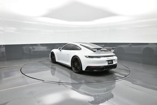 2022 Porsche 911 Carrera 4 GTS