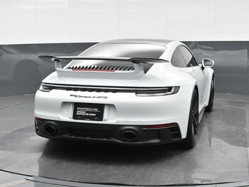 2022 Porsche 911 Carrera 4 GTS