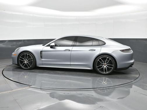 2023 Porsche Panamera 4 Platinum Edition