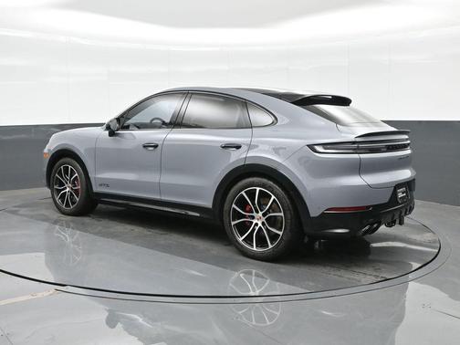 Arctic Grey 2025 Porsche Cayenne GTS