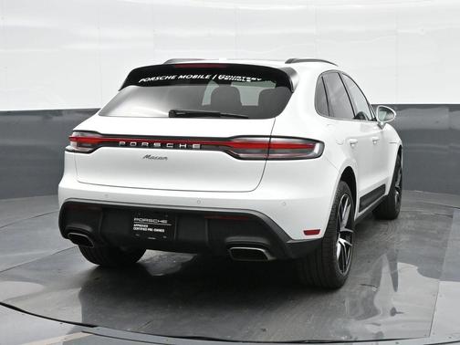 2025 Porsche Macan T